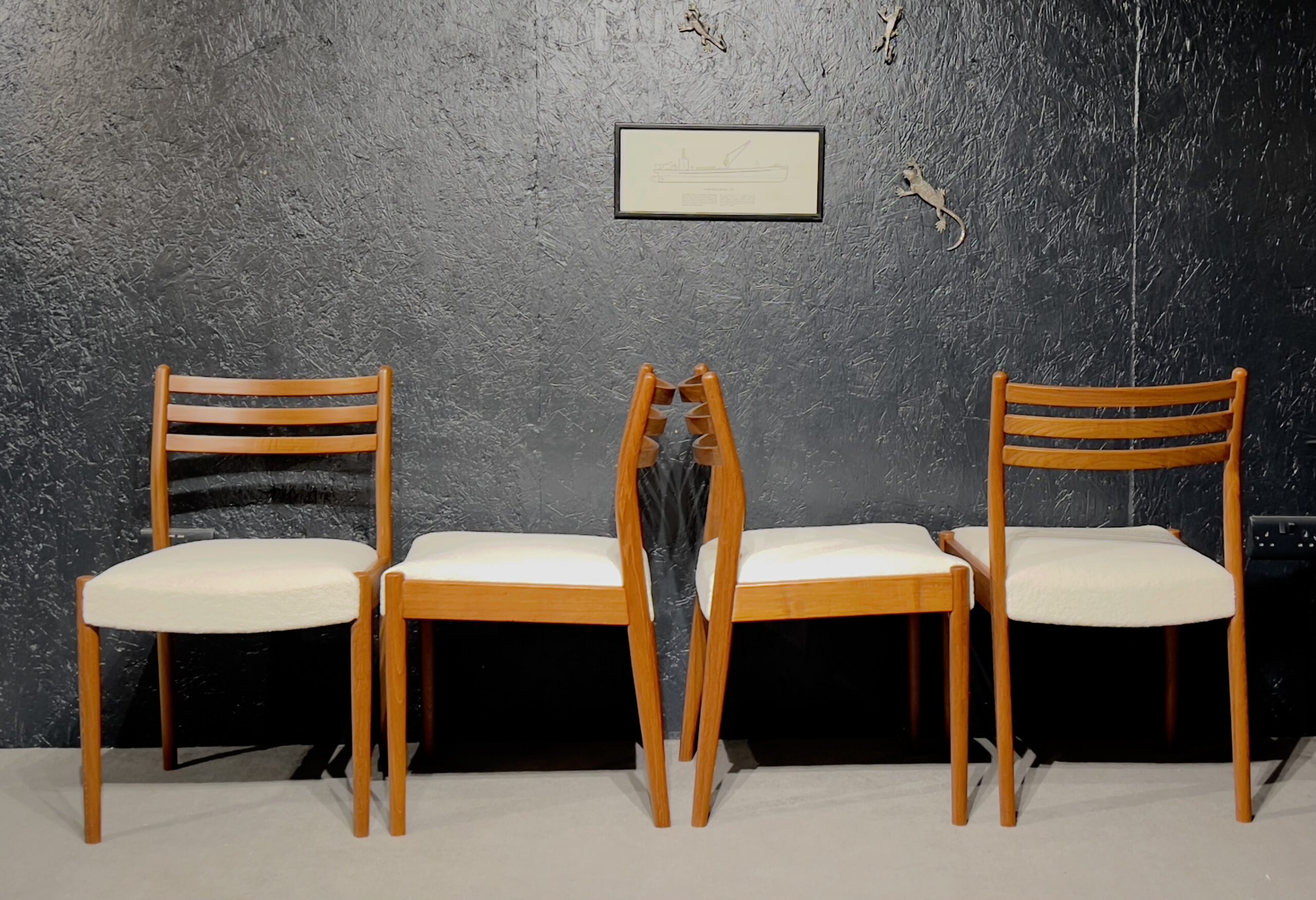 Set de 4 sillas Mid-Century en teca (años 60)