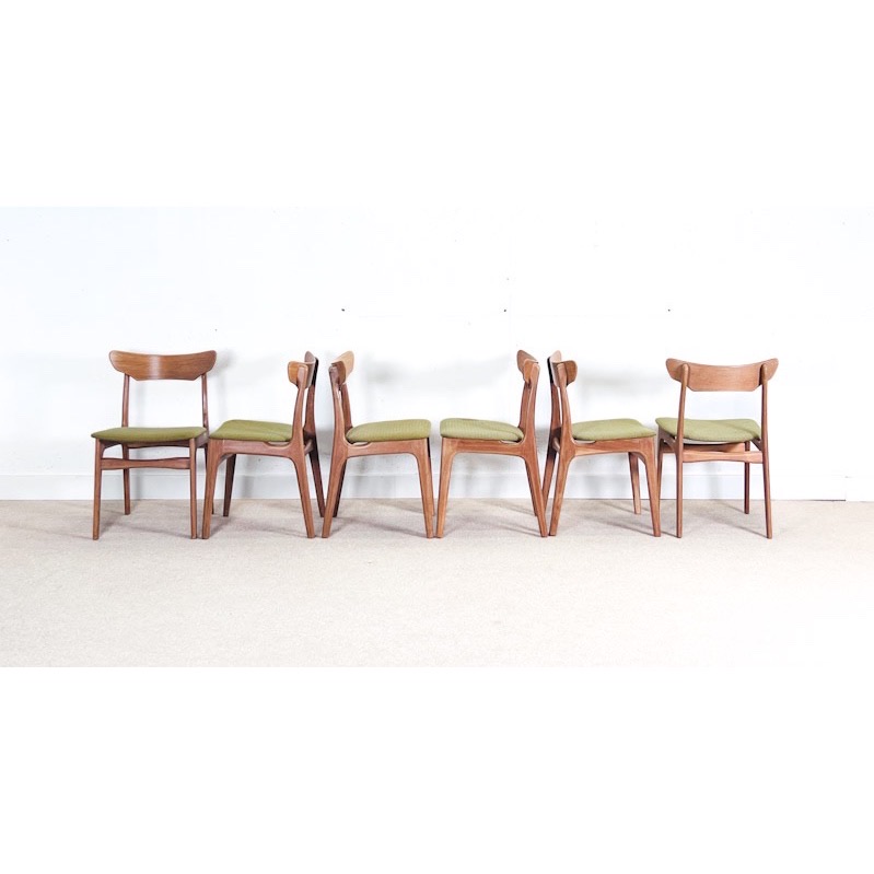 A Set Of 6 Chairs By Elgaard And Schionning In Oak