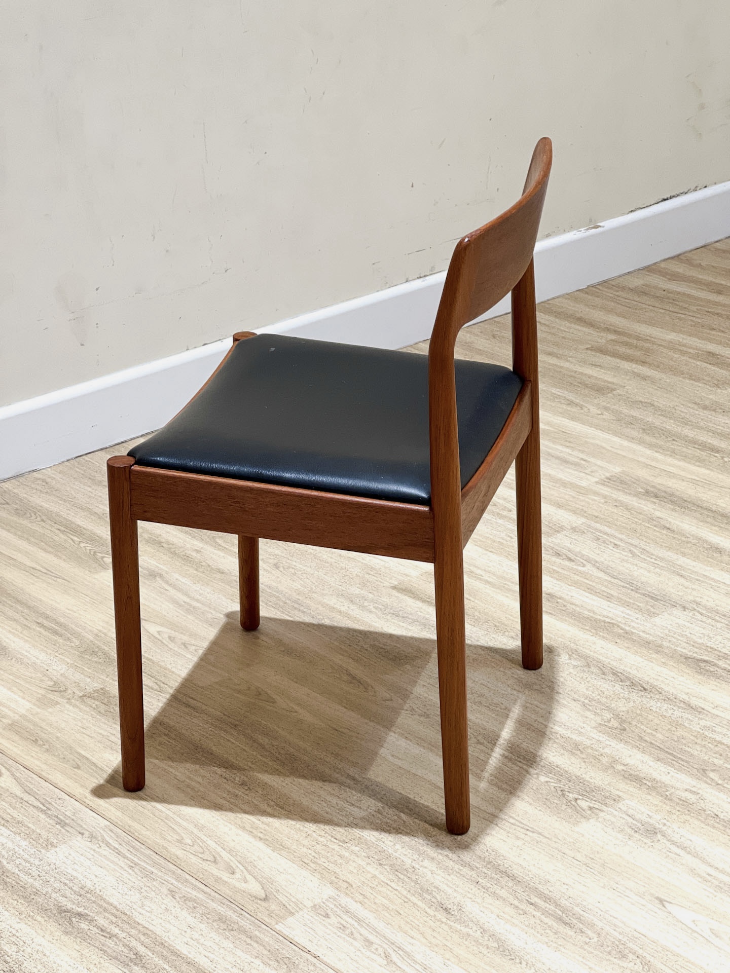 Set Of 6 Chairs By Johannes Nørgaard For Nørgaards Møbelfabrik - Image 10